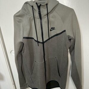 Nike Tech Fleece Hoodie Jacket 2-Tone Olive Full Zip Size Medium 885904-032